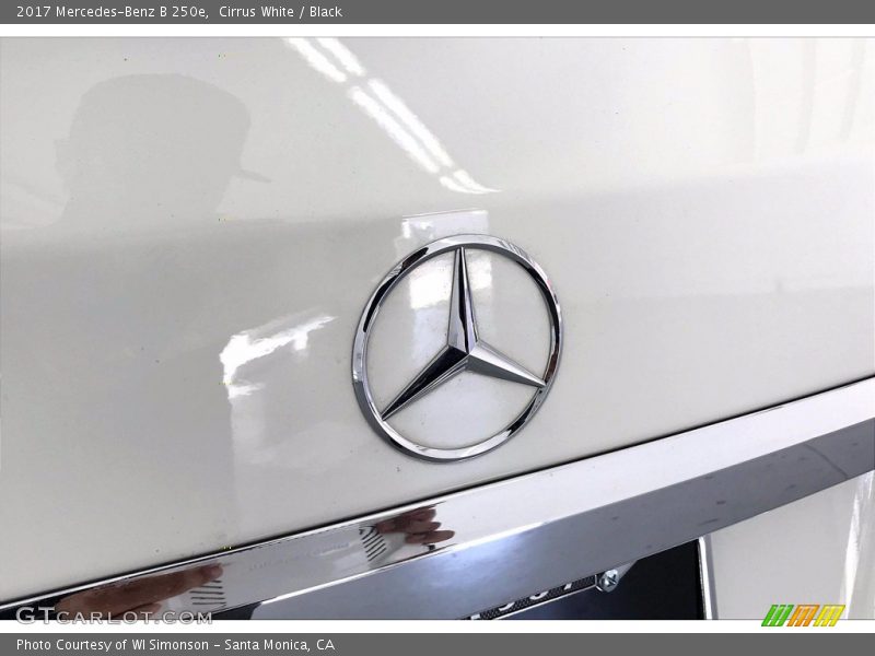 Cirrus White / Black 2017 Mercedes-Benz B 250e