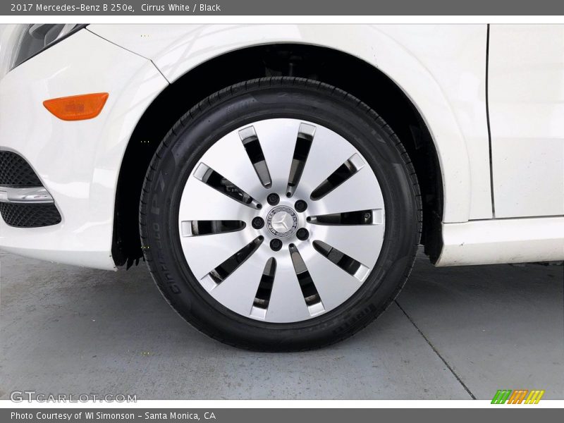 Cirrus White / Black 2017 Mercedes-Benz B 250e