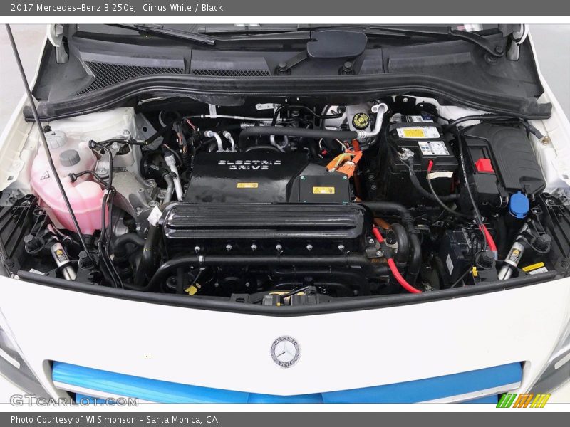 Cirrus White / Black 2017 Mercedes-Benz B 250e