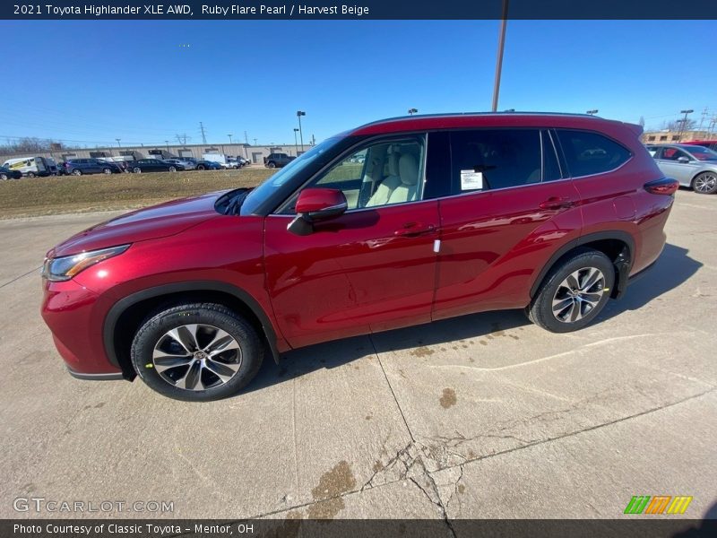 Ruby Flare Pearl / Harvest Beige 2021 Toyota Highlander XLE AWD