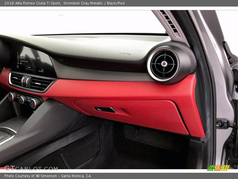 Stromboli Gray Metallic / Black/Red 2018 Alfa Romeo Giulia Ti Sport