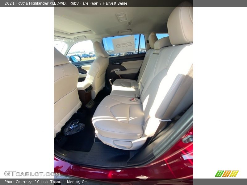 Ruby Flare Pearl / Harvest Beige 2021 Toyota Highlander XLE AWD