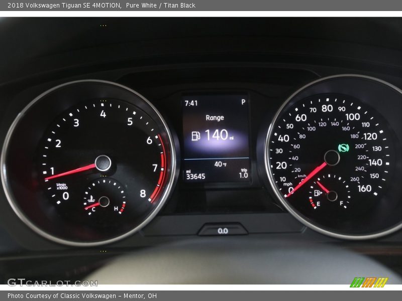 Pure White / Titan Black 2018 Volkswagen Tiguan SE 4MOTION