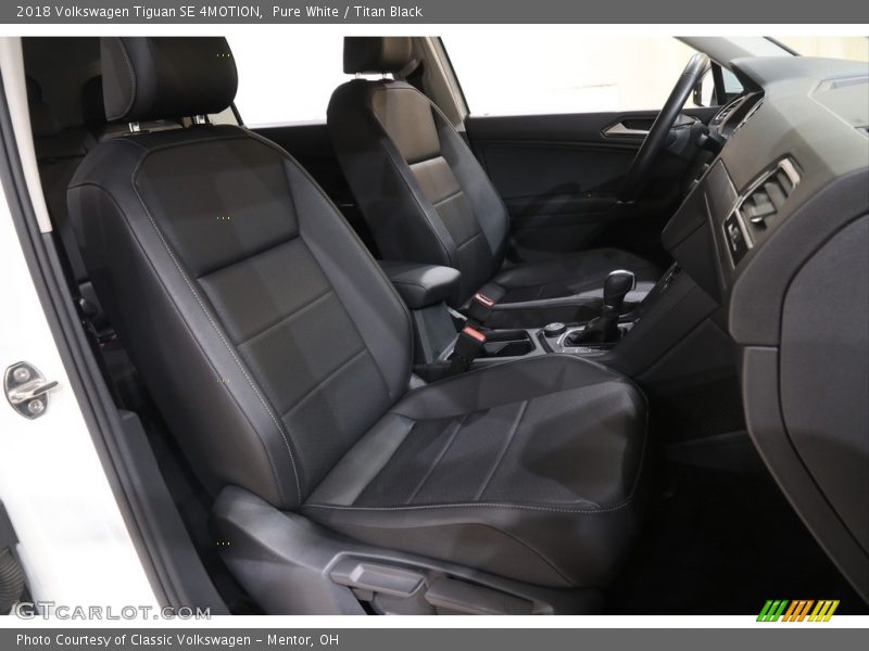 Pure White / Titan Black 2018 Volkswagen Tiguan SE 4MOTION