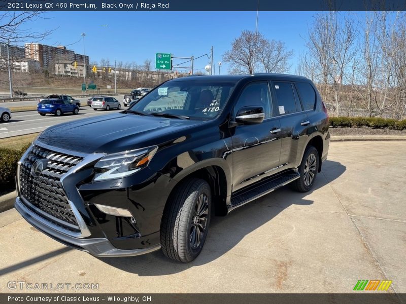 Front 3/4 View of 2021 GX 460 Premium