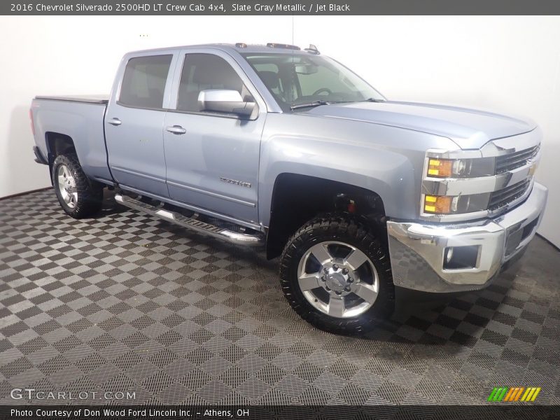 Front 3/4 View of 2016 Silverado 2500HD LT Crew Cab 4x4