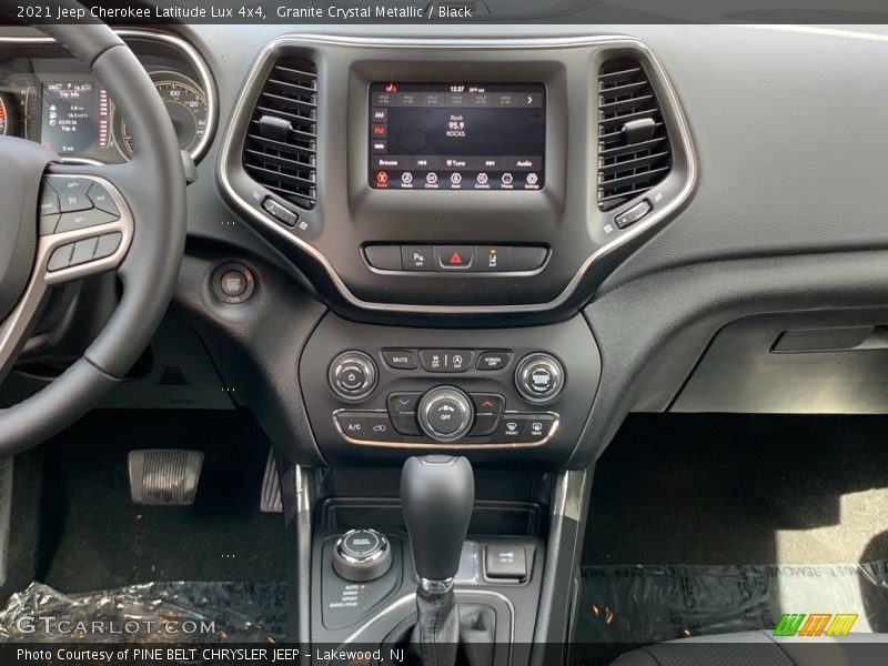 Granite Crystal Metallic / Black 2021 Jeep Cherokee Latitude Lux 4x4