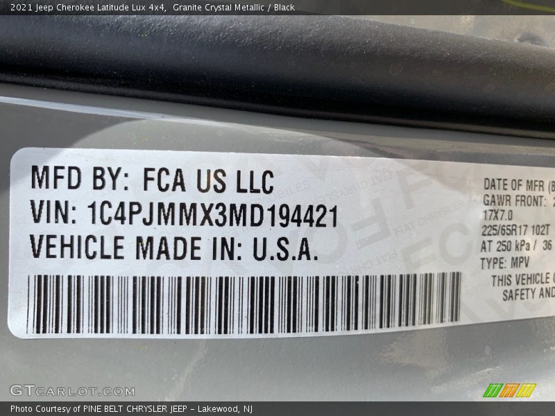 Granite Crystal Metallic / Black 2021 Jeep Cherokee Latitude Lux 4x4