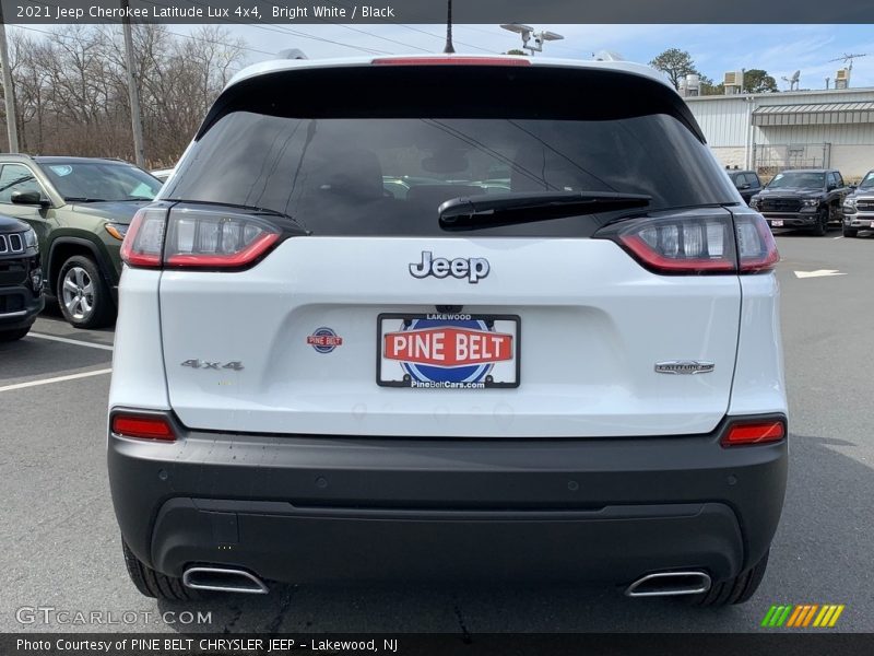 Bright White / Black 2021 Jeep Cherokee Latitude Lux 4x4