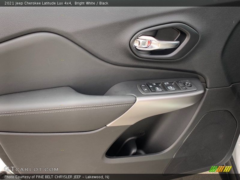 Bright White / Black 2021 Jeep Cherokee Latitude Lux 4x4