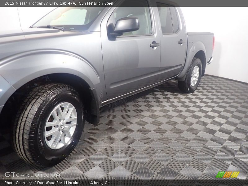 Gun Metallic / Steel 2019 Nissan Frontier SV Crew Cab 4x4