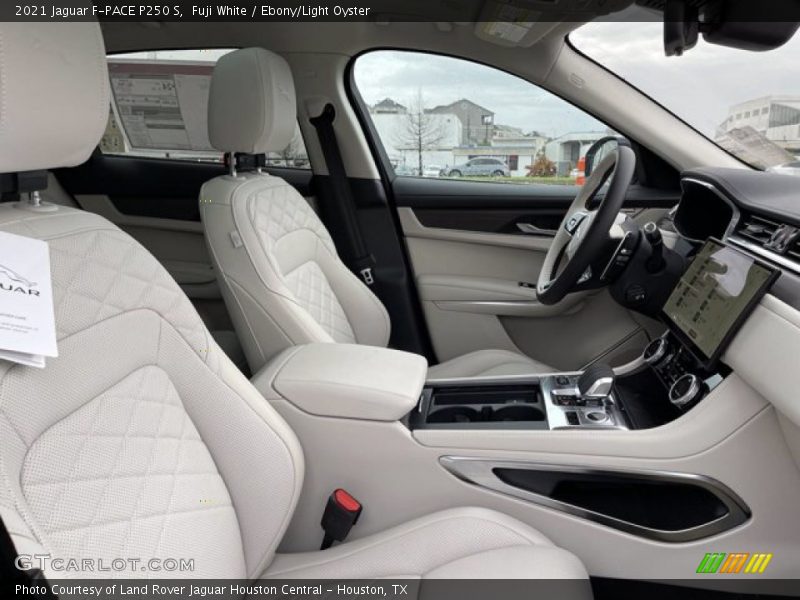 Fuji White / Ebony/Light Oyster 2021 Jaguar F-PACE P250 S