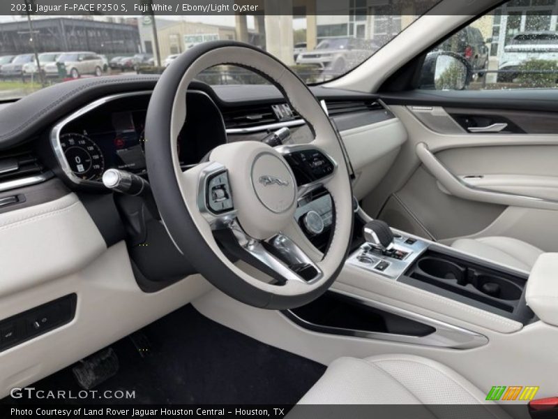 Fuji White / Ebony/Light Oyster 2021 Jaguar F-PACE P250 S