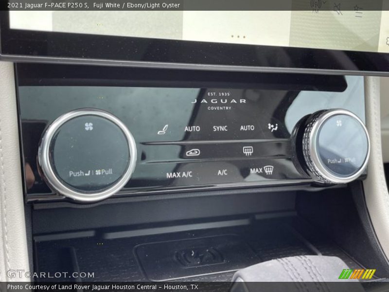 Fuji White / Ebony/Light Oyster 2021 Jaguar F-PACE P250 S