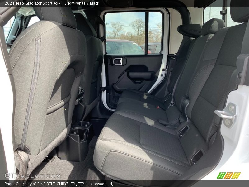 Bright White / Black 2021 Jeep Gladiator Sport 4x4