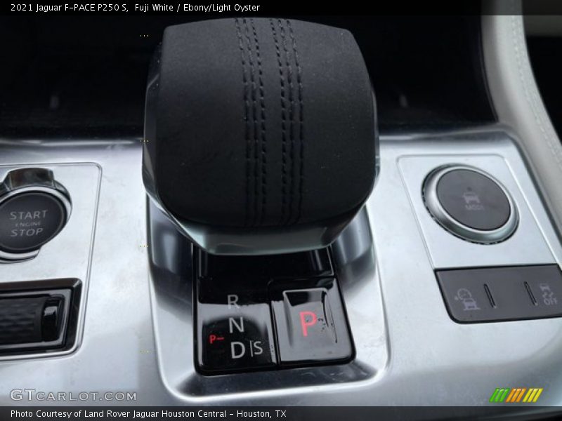 Fuji White / Ebony/Light Oyster 2021 Jaguar F-PACE P250 S