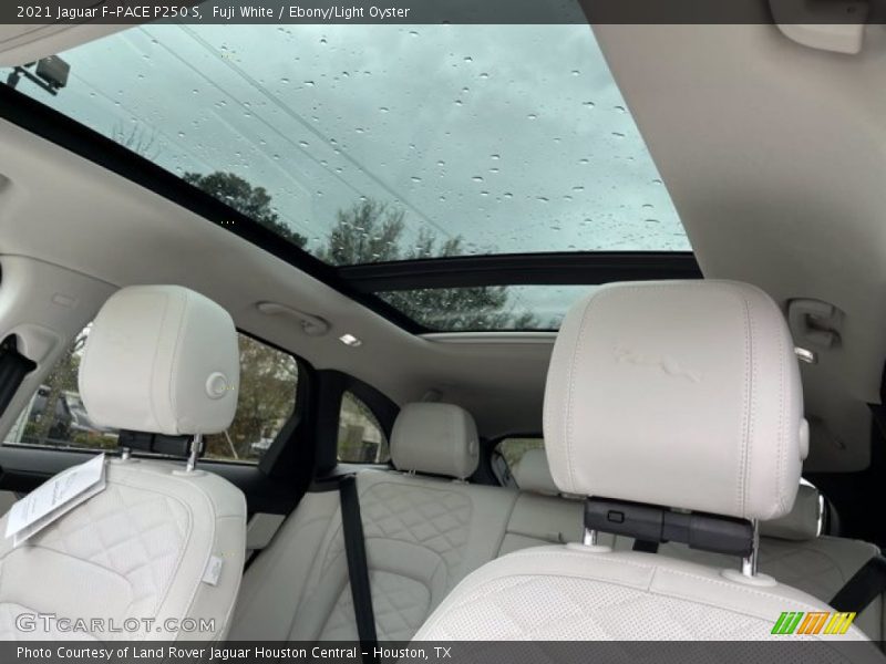 Fuji White / Ebony/Light Oyster 2021 Jaguar F-PACE P250 S