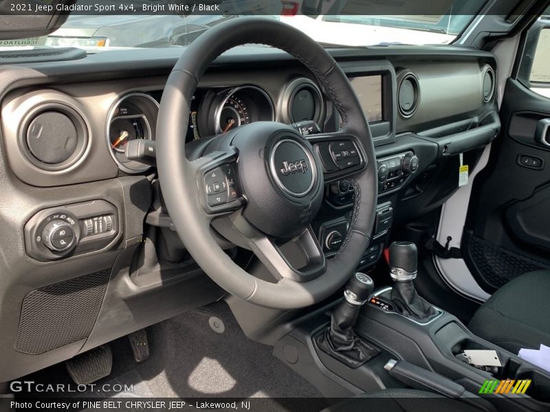 Bright White / Black 2021 Jeep Gladiator Sport 4x4