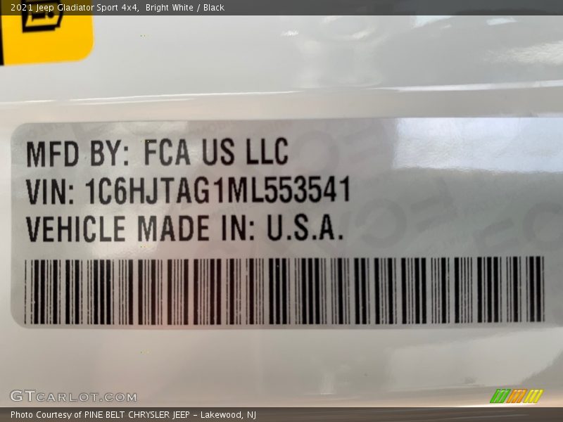 Bright White / Black 2021 Jeep Gladiator Sport 4x4