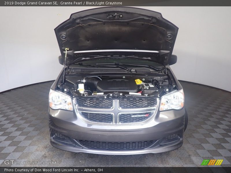 Granite Pearl / Black/Light Graystone 2019 Dodge Grand Caravan SE