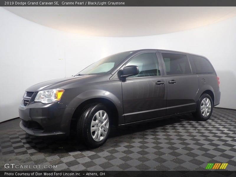 Granite Pearl / Black/Light Graystone 2019 Dodge Grand Caravan SE