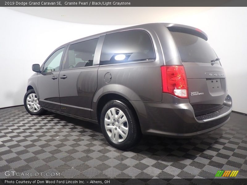 Granite Pearl / Black/Light Graystone 2019 Dodge Grand Caravan SE