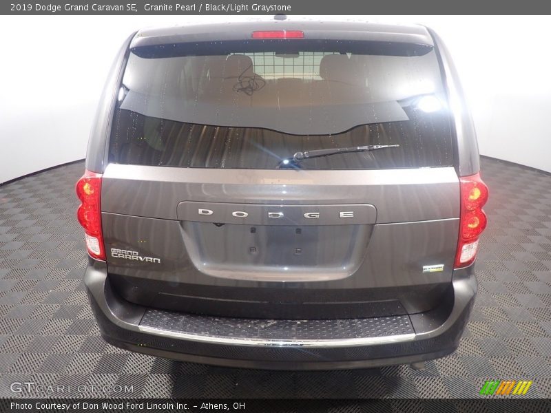 Granite Pearl / Black/Light Graystone 2019 Dodge Grand Caravan SE