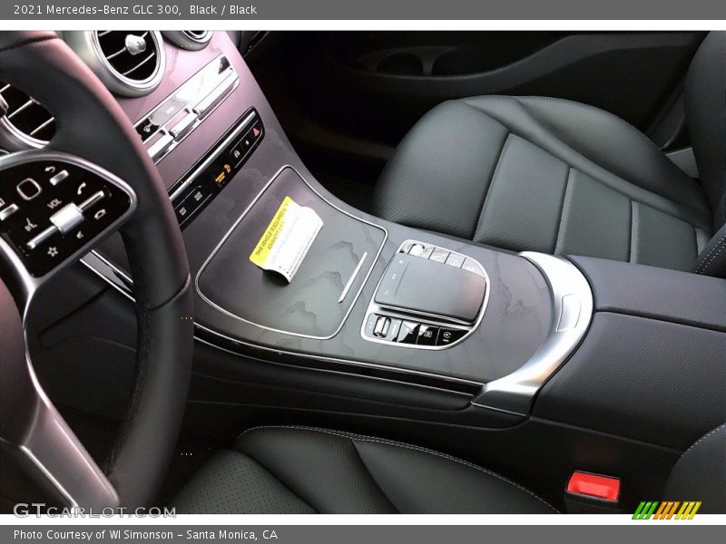 Black / Black 2021 Mercedes-Benz GLC 300