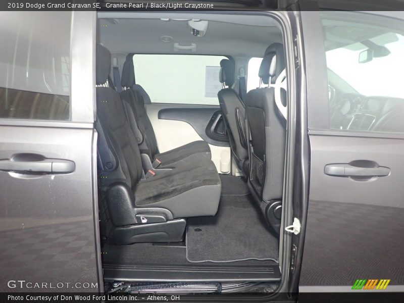 Granite Pearl / Black/Light Graystone 2019 Dodge Grand Caravan SE
