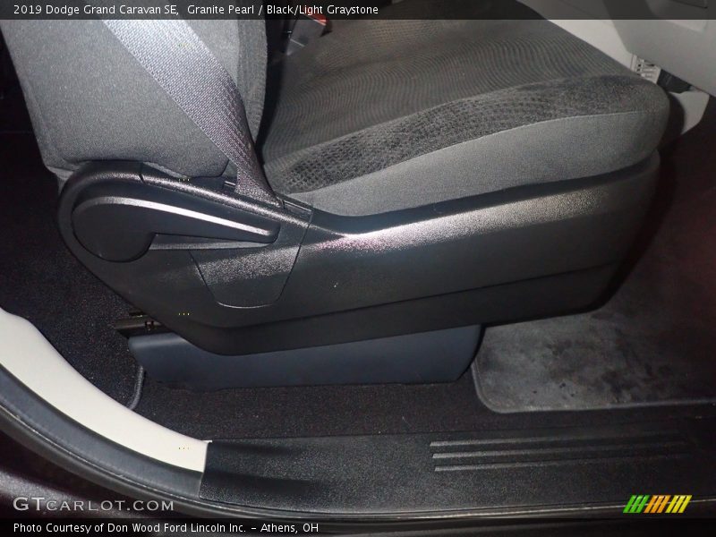 Granite Pearl / Black/Light Graystone 2019 Dodge Grand Caravan SE