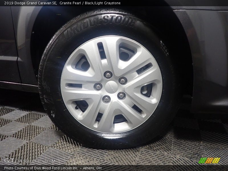 Granite Pearl / Black/Light Graystone 2019 Dodge Grand Caravan SE