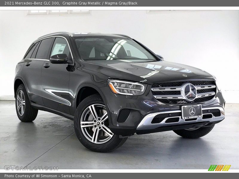 Front 3/4 View of 2021 GLC 300