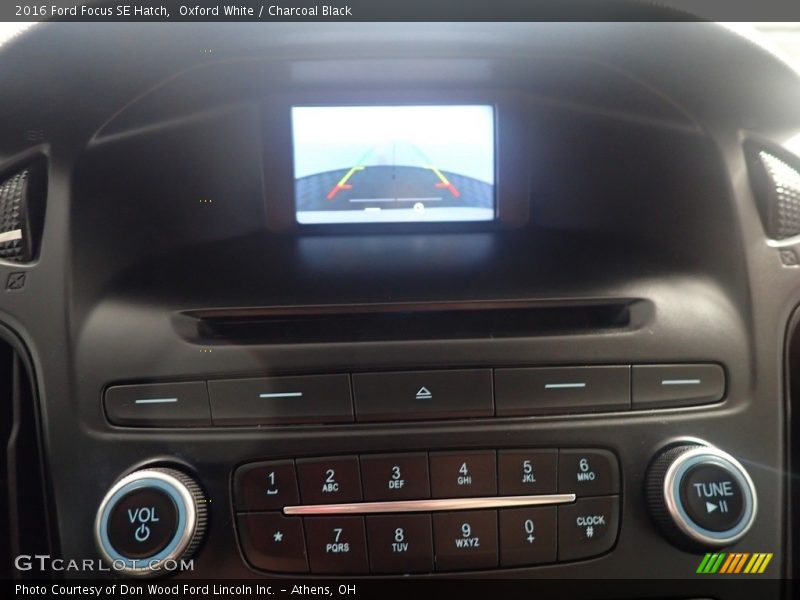Oxford White / Charcoal Black 2016 Ford Focus SE Hatch