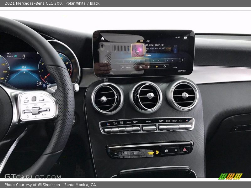 Polar White / Black 2021 Mercedes-Benz GLC 300