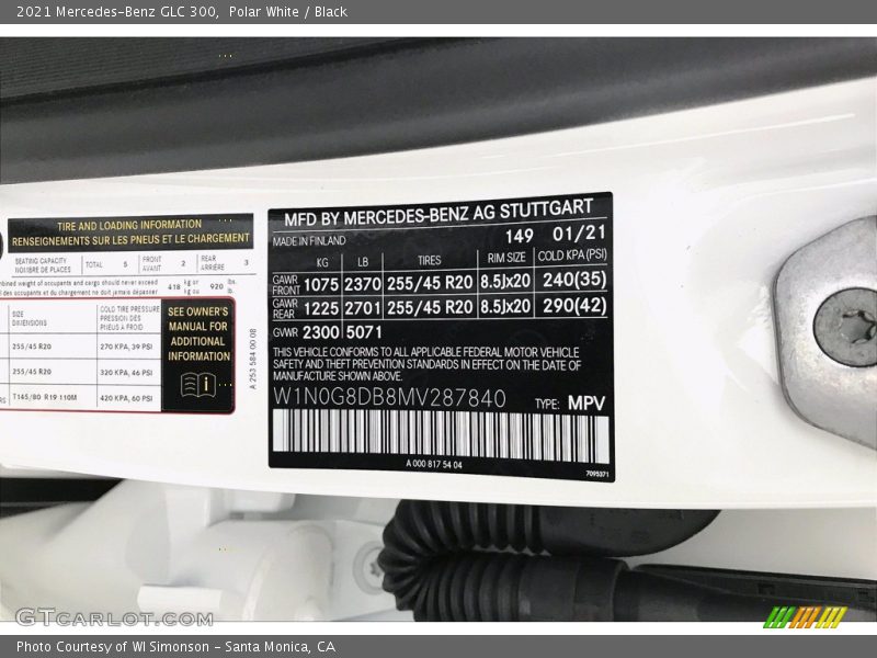 Polar White / Black 2021 Mercedes-Benz GLC 300