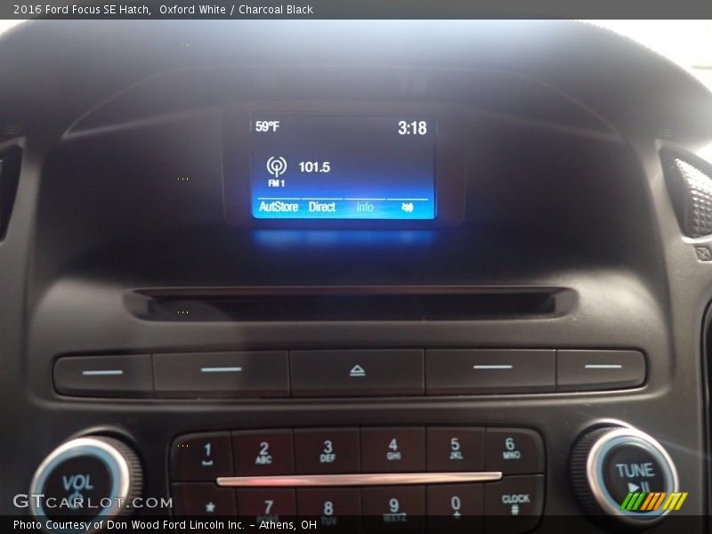 Oxford White / Charcoal Black 2016 Ford Focus SE Hatch
