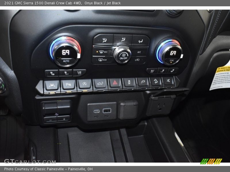 Onyx Black / Jet Black 2021 GMC Sierra 1500 Denali Crew Cab 4WD