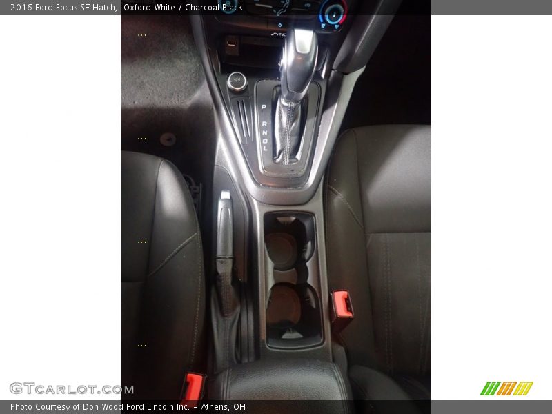 Oxford White / Charcoal Black 2016 Ford Focus SE Hatch