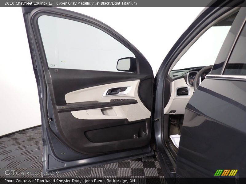 Cyber Gray Metallic / Jet Black/Light Titanium 2010 Chevrolet Equinox LS