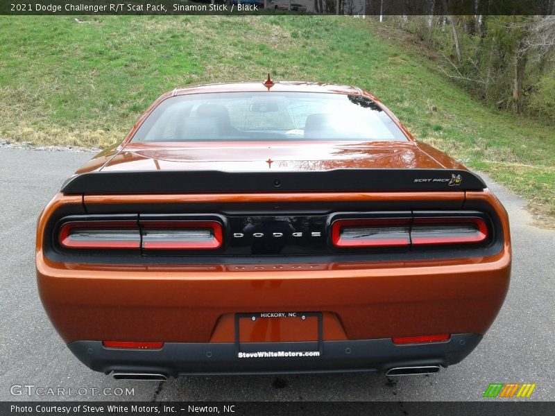 Sinamon Stick / Black 2021 Dodge Challenger R/T Scat Pack