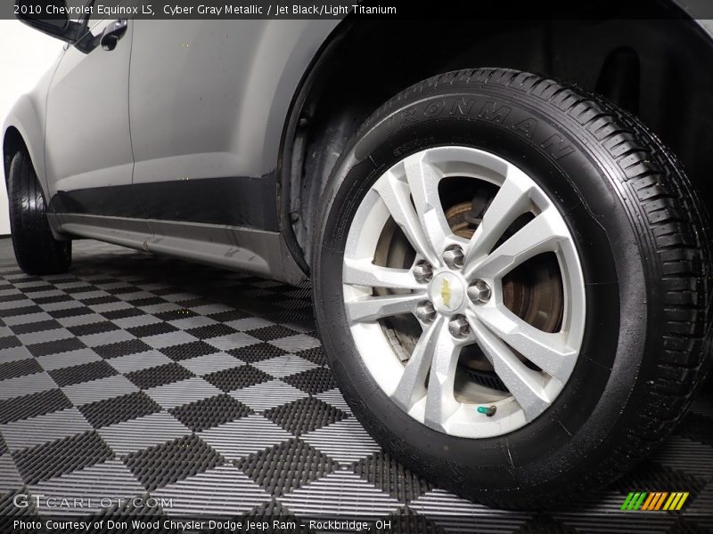 Cyber Gray Metallic / Jet Black/Light Titanium 2010 Chevrolet Equinox LS