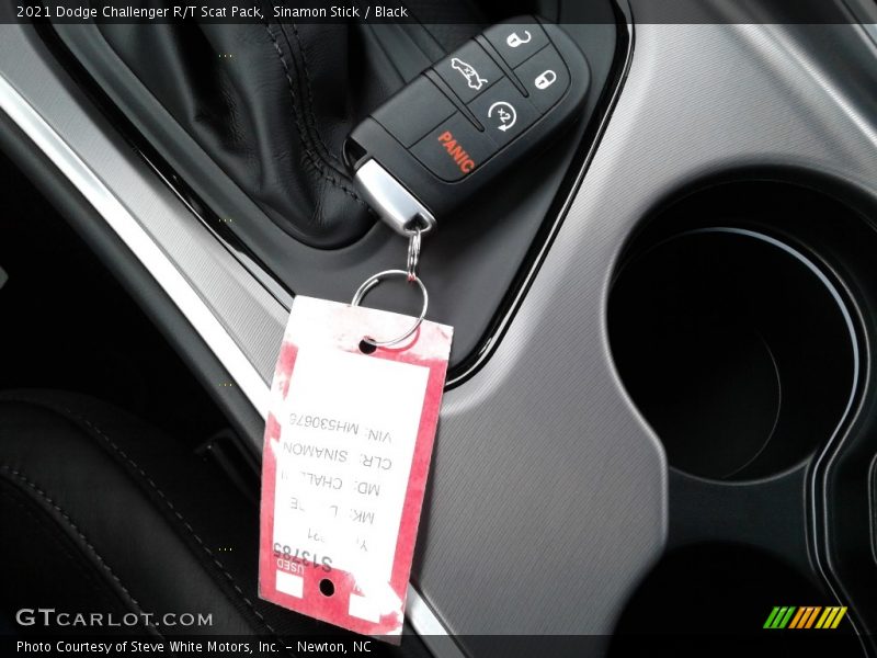 Sinamon Stick / Black 2021 Dodge Challenger R/T Scat Pack