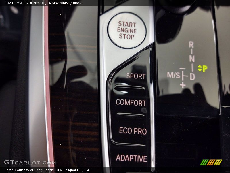 Alpine White / Black 2021 BMW X5 sDrive40i