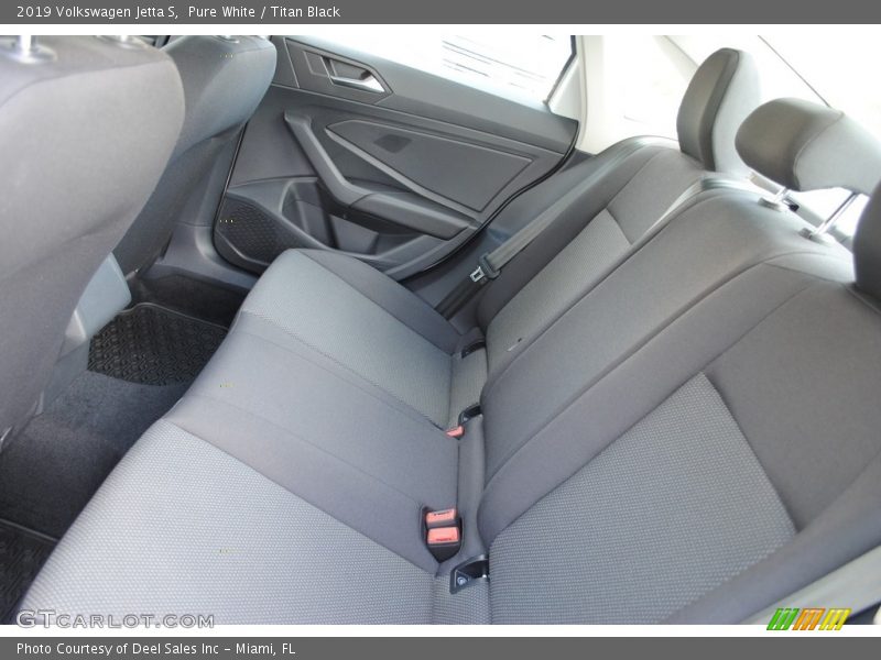 Pure White / Titan Black 2019 Volkswagen Jetta S