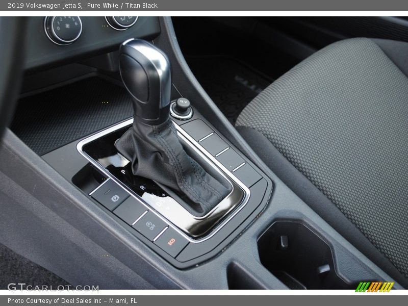 Pure White / Titan Black 2019 Volkswagen Jetta S