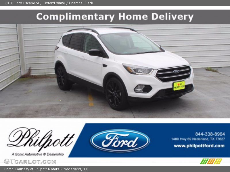 Oxford White / Charcoal Black 2018 Ford Escape SE