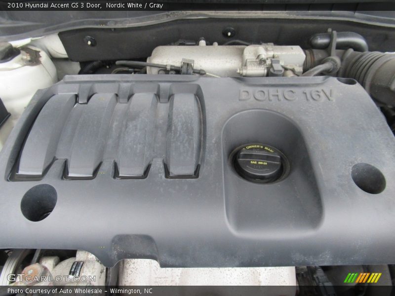 Nordic White / Gray 2010 Hyundai Accent GS 3 Door