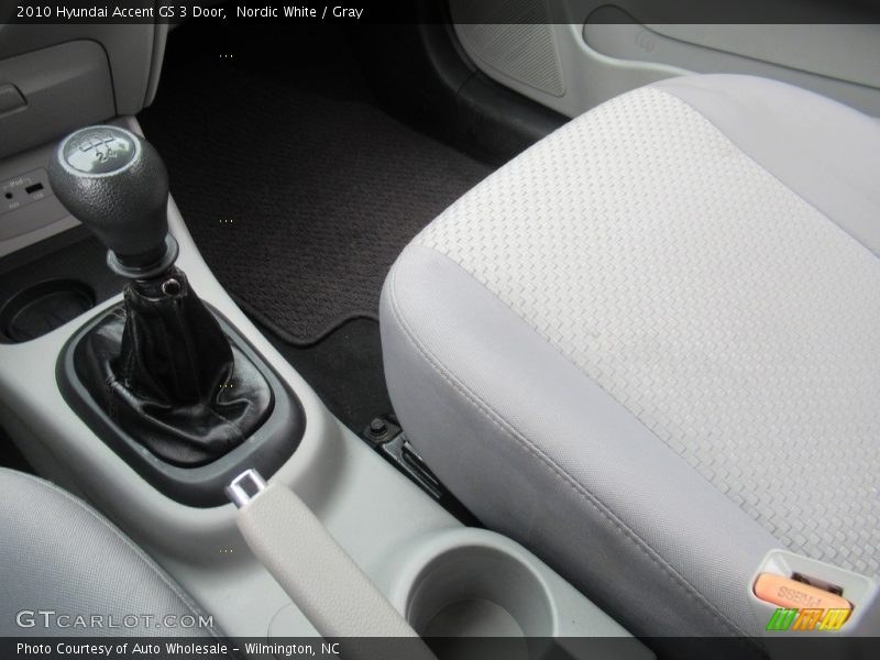 Nordic White / Gray 2010 Hyundai Accent GS 3 Door