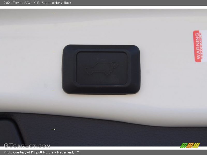 Super White / Black 2021 Toyota RAV4 XLE