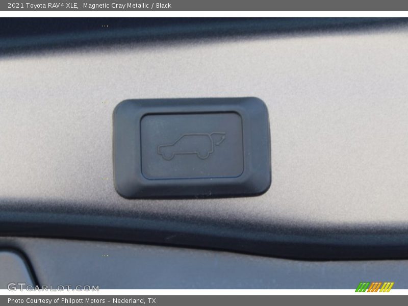 Magnetic Gray Metallic / Black 2021 Toyota RAV4 XLE
